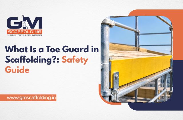 Toe guard scaffolding with toe boards installed along a working platform
